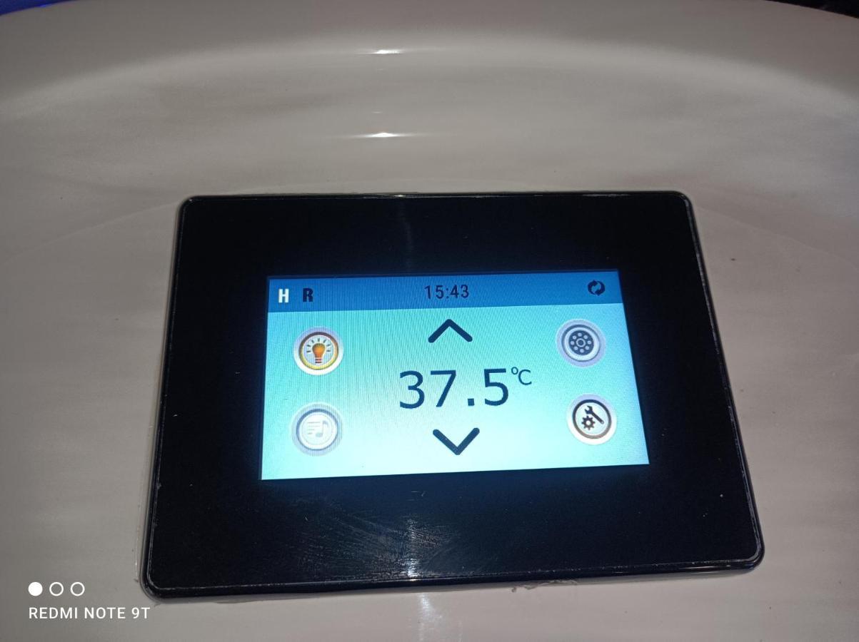 Sauna & Double Jacuzzi Interieur Et Sous Les Etoiles 1H30 Paris Ladon Exteriér fotografie